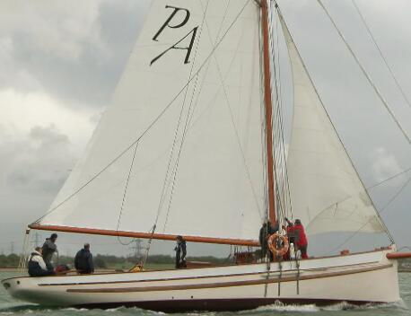 传统型补助帆桁独桅纵帆帆船(现代化设施